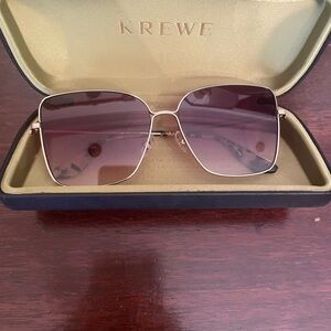 KREWE  Dolly Women's Sunglasses with 12k Gold Frame

Bought may 2025. Worn once!